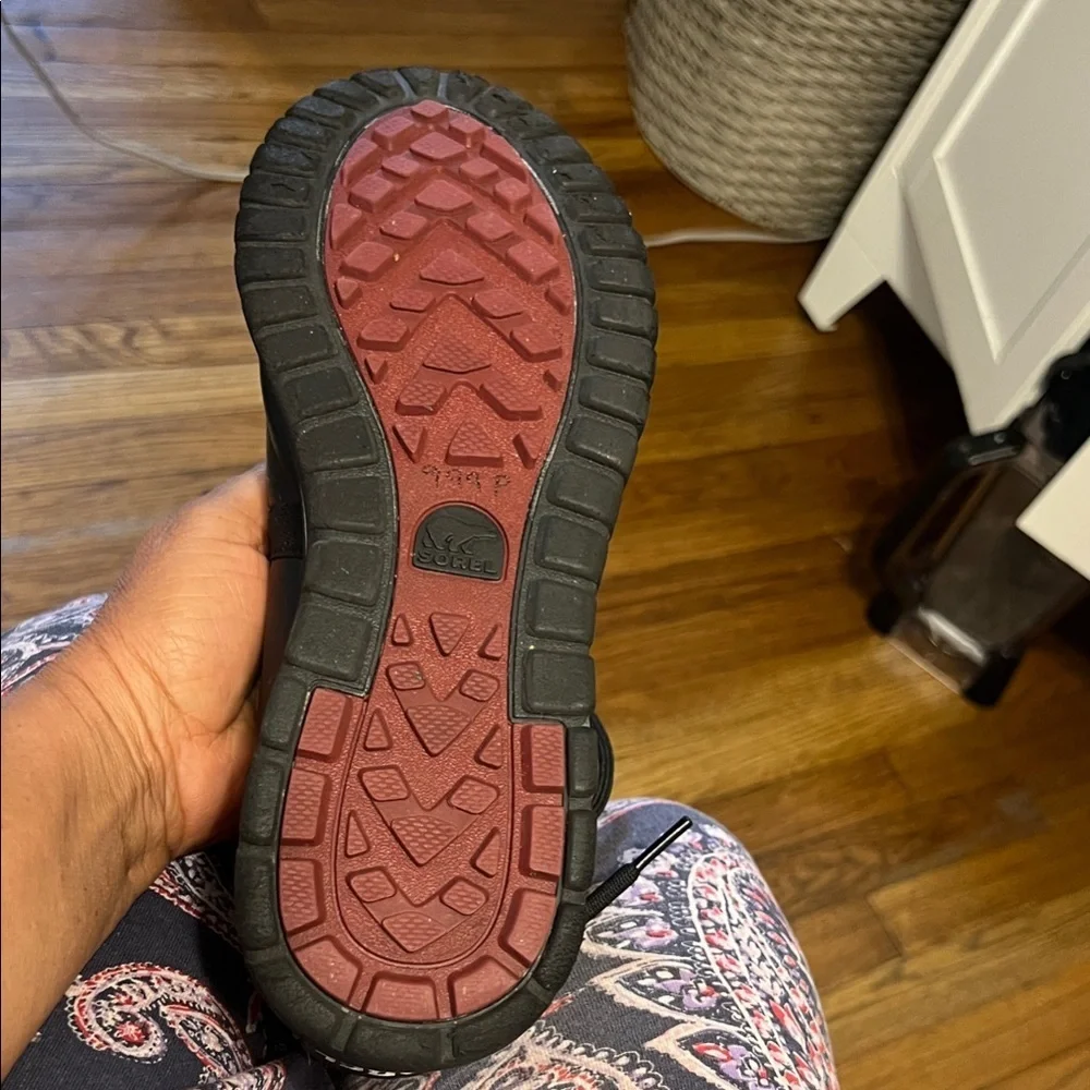 Sorel Women's Red and Black Lace-Up Winter Rain Boots